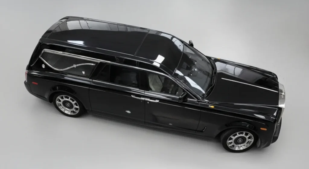 Exterior image of rolls royce phantom hearse