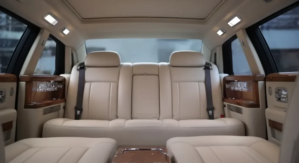 Rolls Royce Phantom Limousine interior